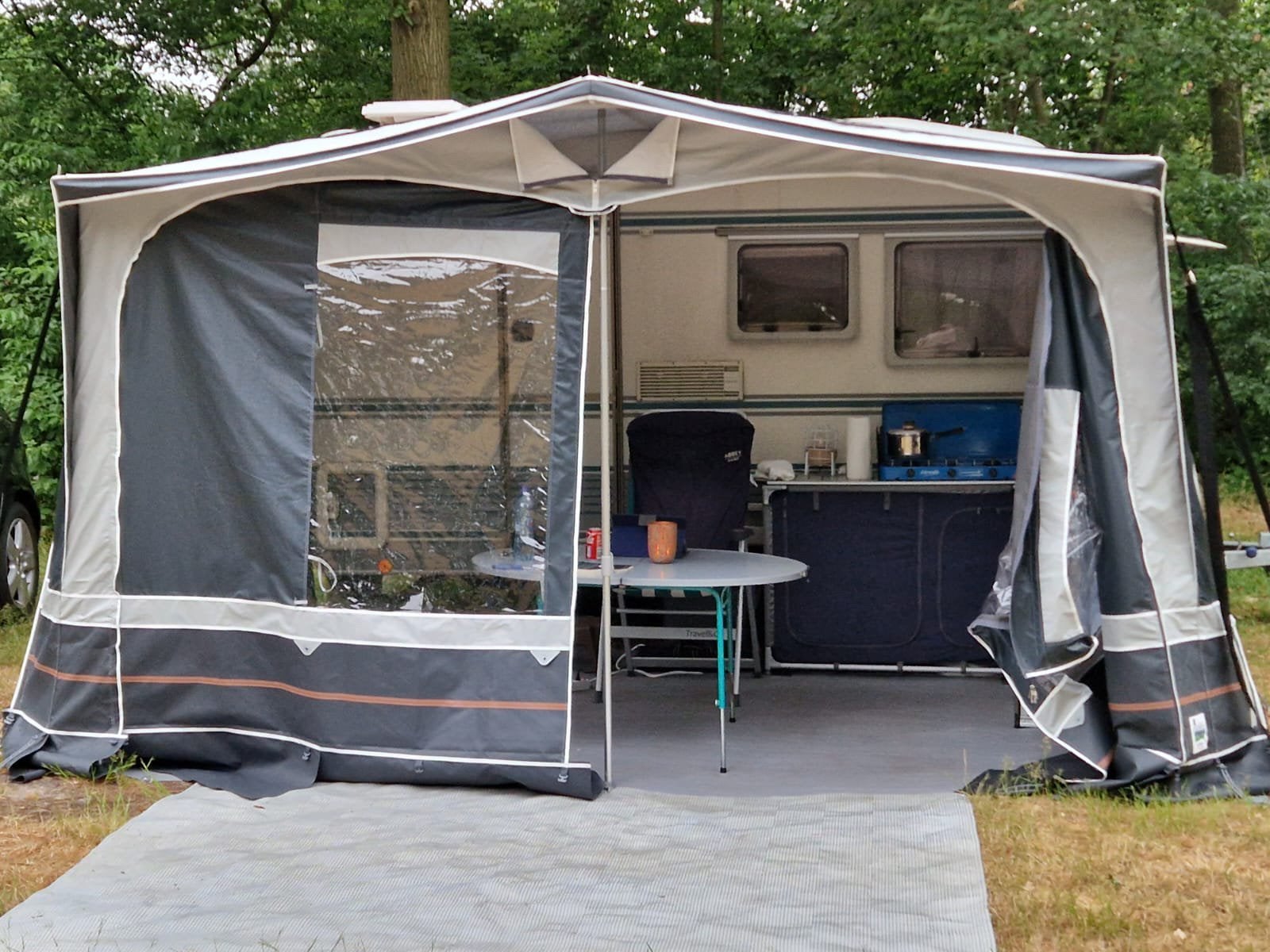 Tec caravan, T.E.C., Luifel, Frans bed, Treinzit