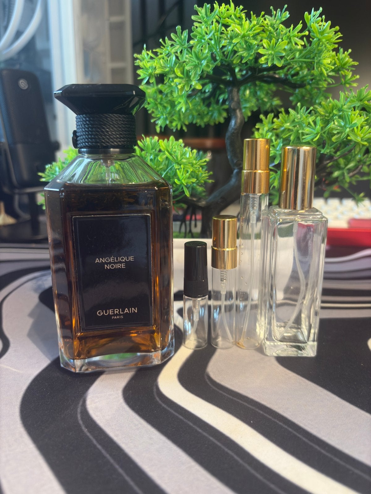 Guerlain - Angelique Noire Tester/Sample/Decant, Sieraden, Tassen en Uiterlijk, Uiterlijk | Parfum, Ophalen, Zo goed als nieuw