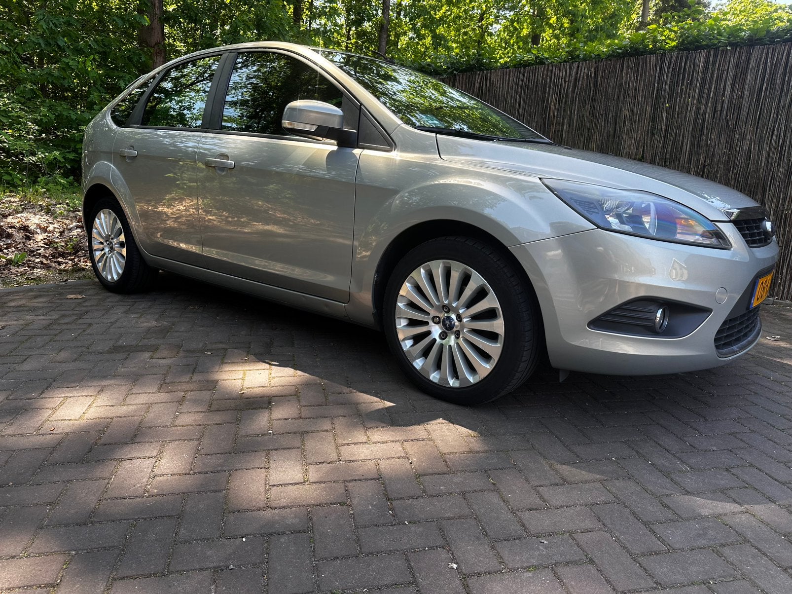 Ford Focus 1.6 Titanium 5Drs Automaat Clima/Cruise/Navi/Apk, Auto's, Ford, 1596 cc, Zwart, 4 cilinders, 100 pk