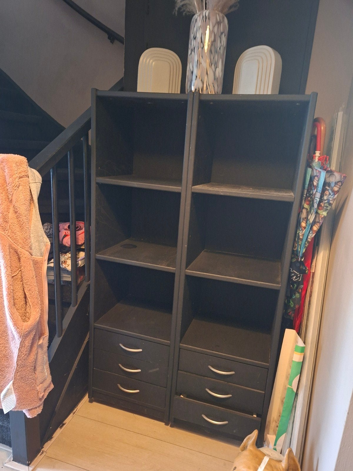 Zwarte kast met lades en planken op wieltjes, Ophalen, Overige materialen, Gebruikt, 100 tot 150 cm