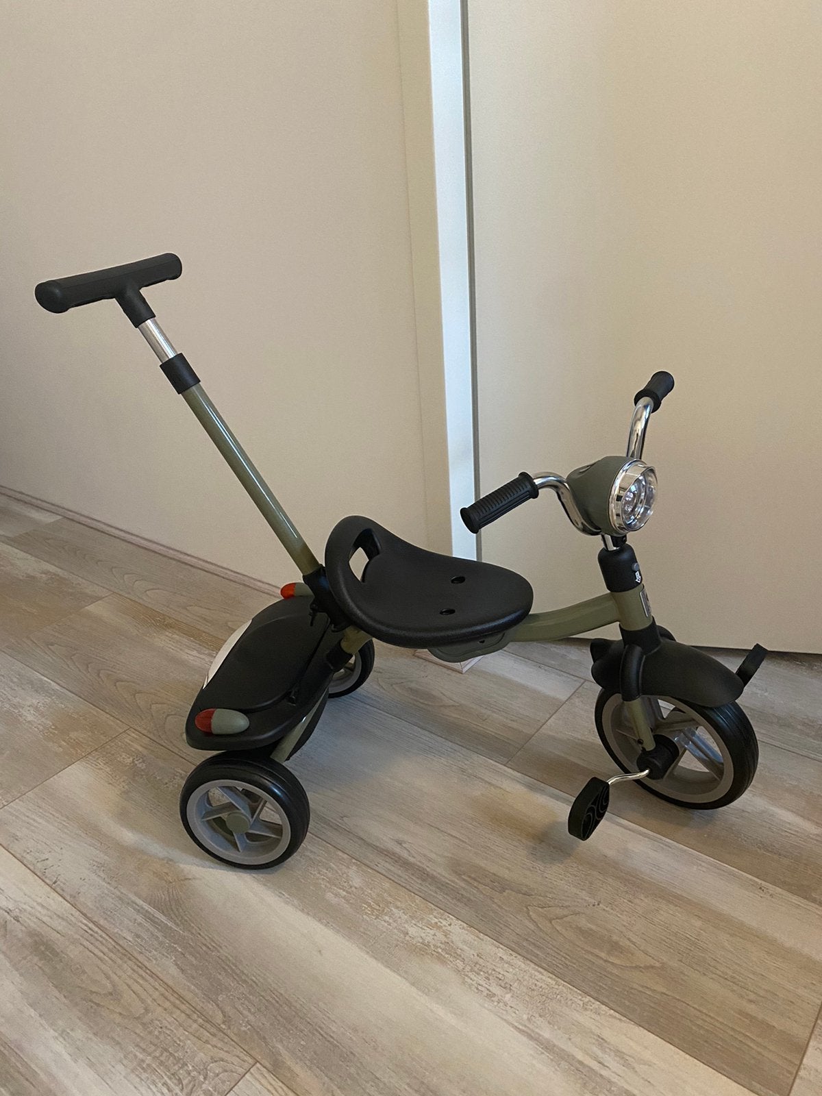 Driewieler groen zwart ONGEBRUIKT! 🚲🧒🏻👧🏼, Ophalen, Nieuw, Terugtraprem, Duwstang