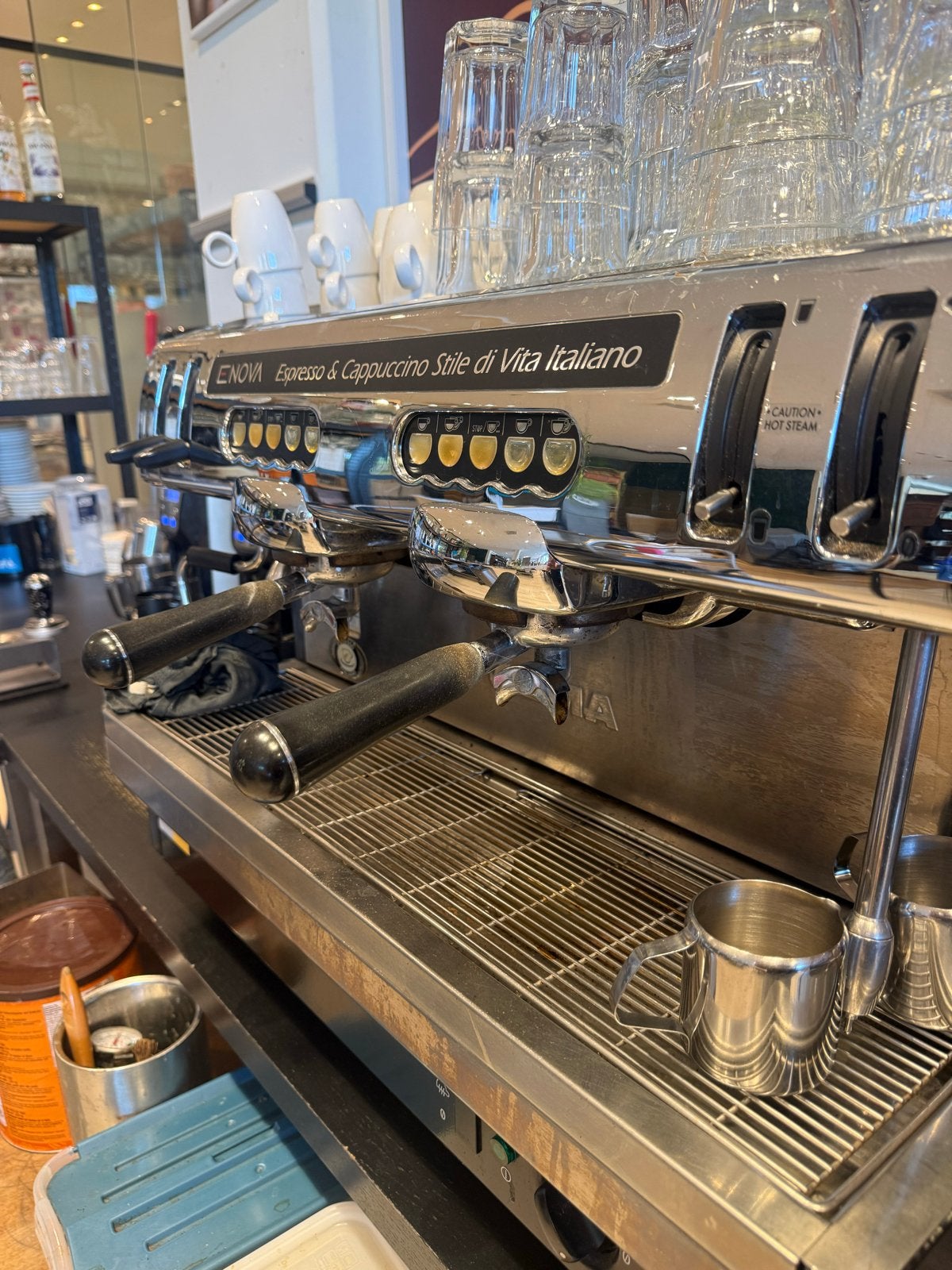 Professionele Faema Enova Espressomachine, Ophalen, Afneembaar waterreservoir, Gebruikt, Espresso apparaat