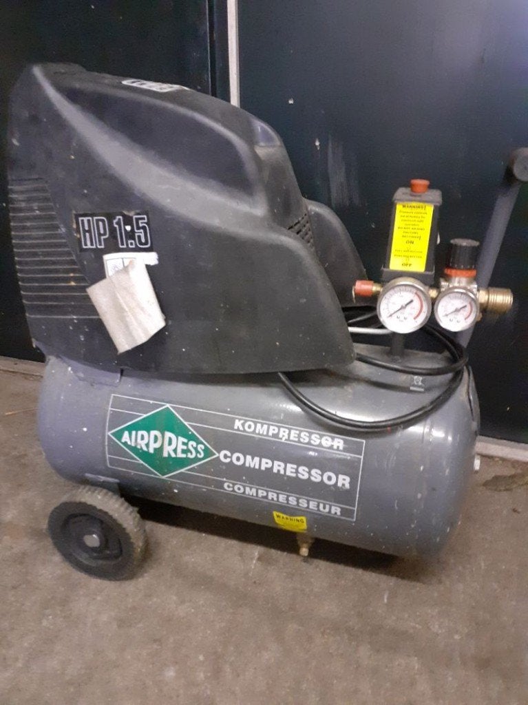 Airpress Compressor 1.5 HP - Defect, Doe-het-zelf en Verbouw, Ophalen, Gebruikt, 6 tot 10 bar, Minder dan 200 liter/min