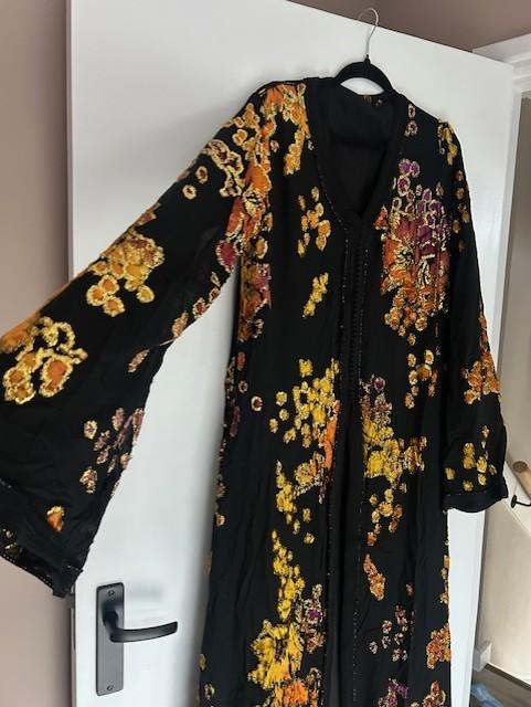 Mooie 2-delige takchita met riem, zo goed als nieuw, Kleding | Dames, Maat 38/40 (M), Overige typen, Ophalen of Verzenden, Onbekend