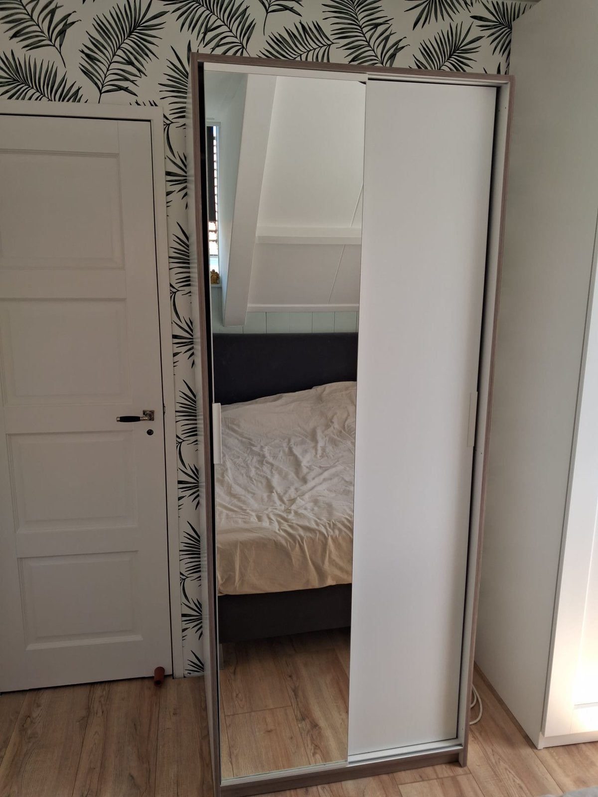 Kledingkast met spiegel. Wit/houtkleur. 203 x 80 x 60 cm, Ophalen, Met deur(en), 200 cm of meer, 50 tot 100 cm