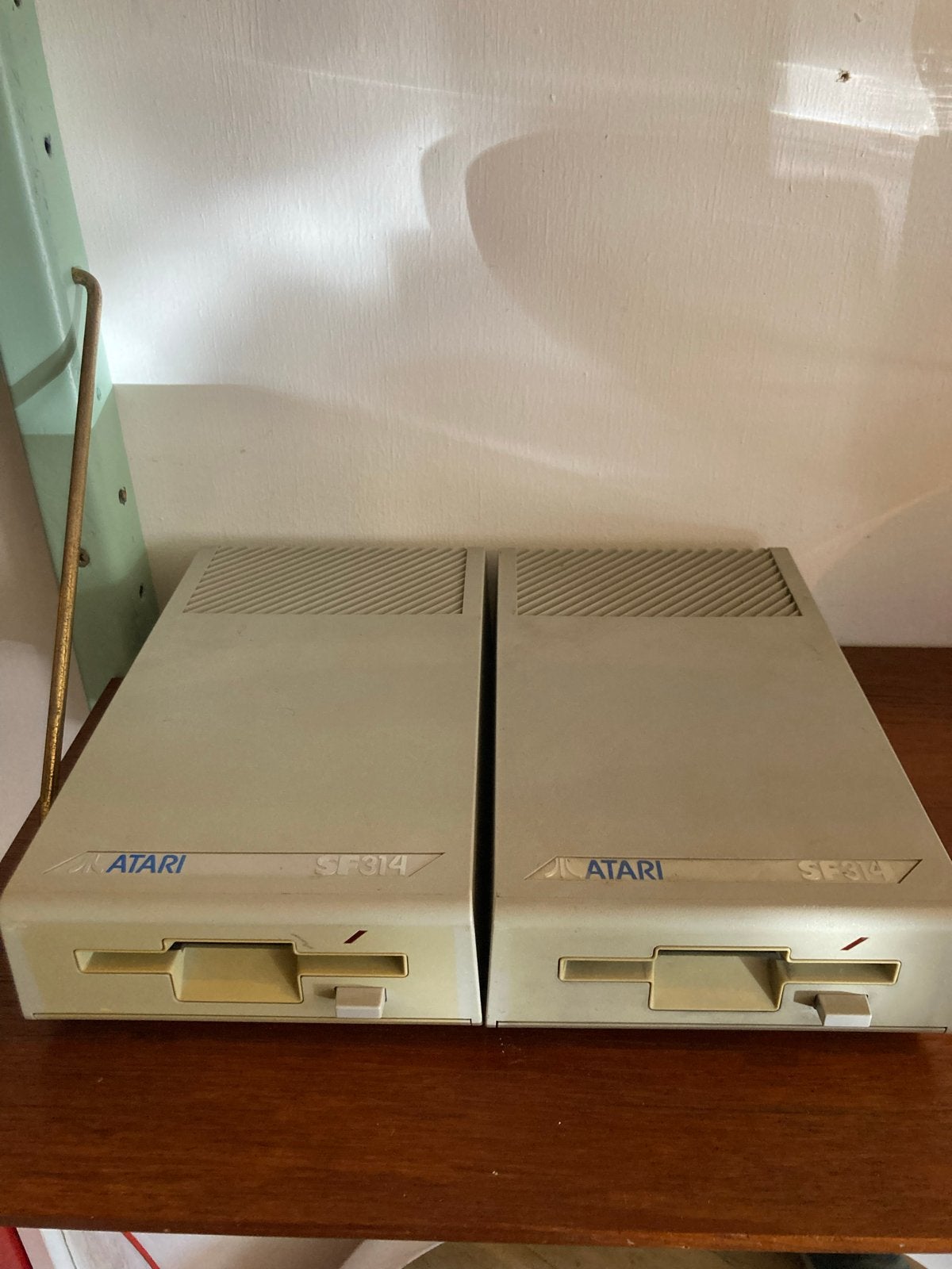 Atari SF314 Floppy Disk Drive (2 stuks), Ophalen of Verzenden, Gebruikt, Zonder controller, Overige modellen