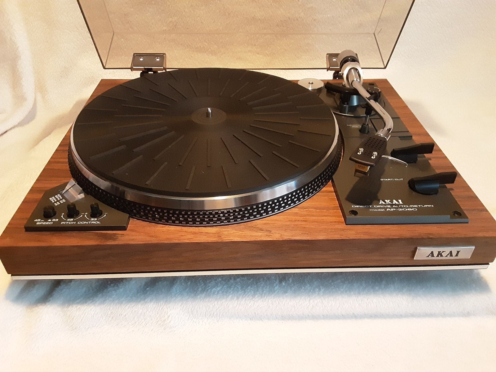 Akai 206 Direct-Drive platenspeler Notenhout., Audio, Tv en Foto, Platenspelers, Ophalen of Verzenden
