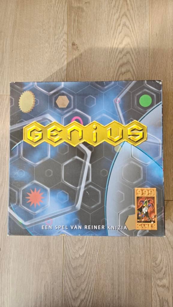 Genius, Hobby en Vrije tijd, Gezelschapsspellen | Bordspellen, Ophalen of Verzenden, Zo goed als nieuw