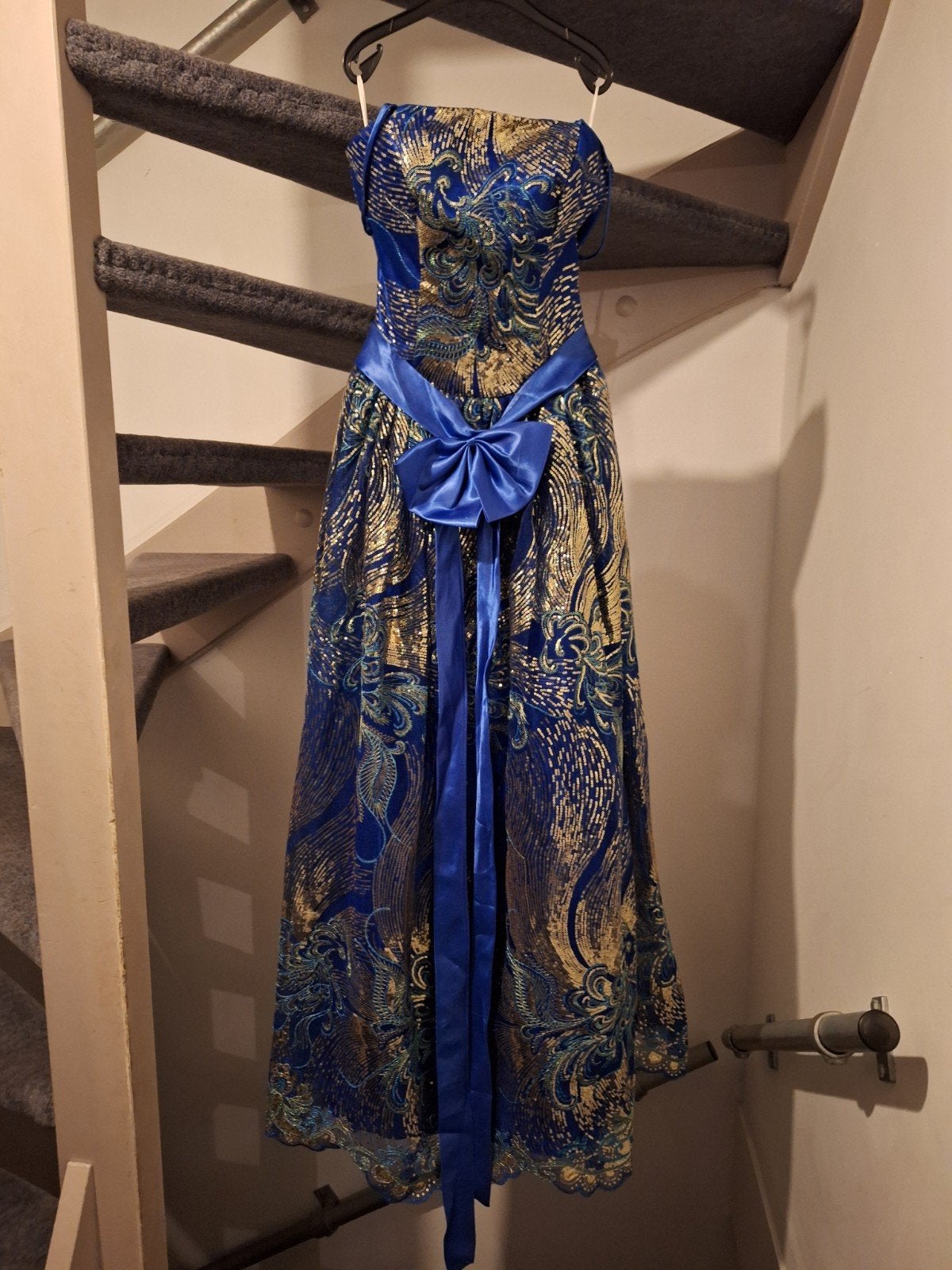 Prachtige Galajurk Blauw met Gouden Pailletten, Ophalen of Verzenden, Gedragen, Maat 34 (XS) of kleiner, Blauw