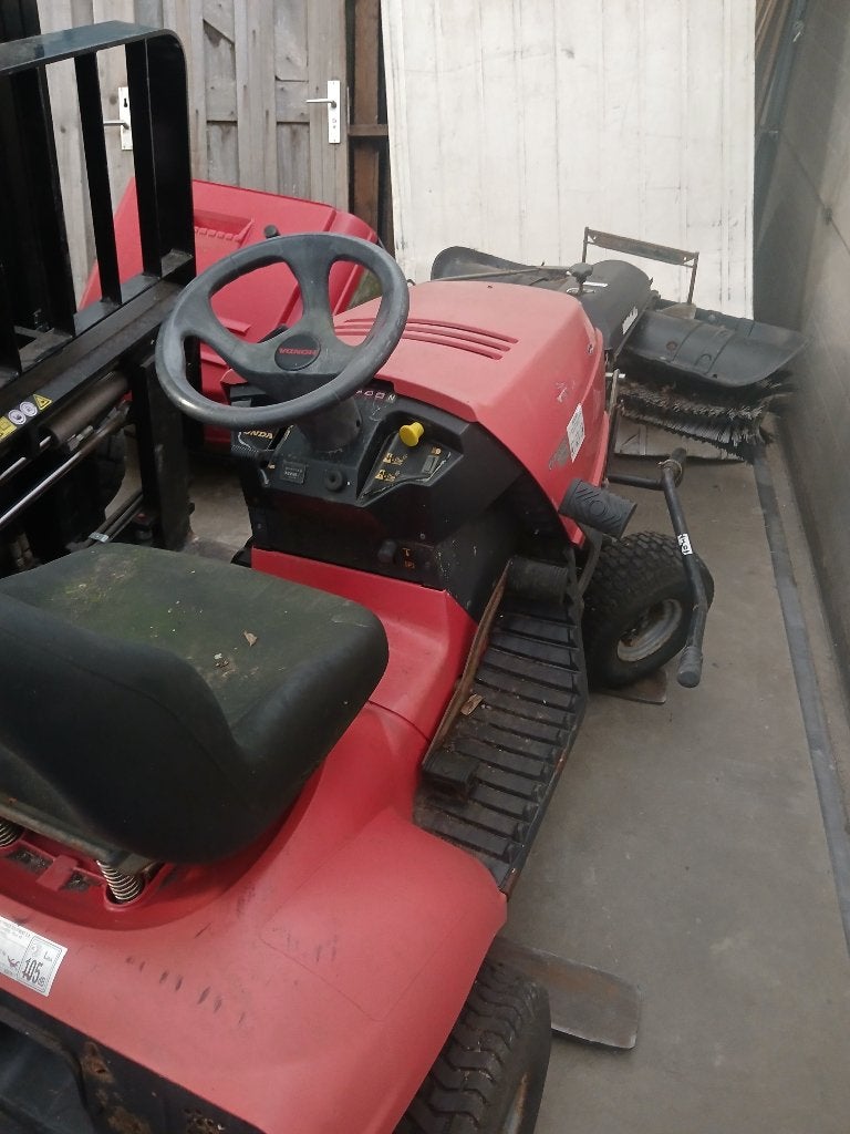 Honda veegmachine. Motor werkt goed., Ophalen, Honda, Gebruikt, Opvangzak