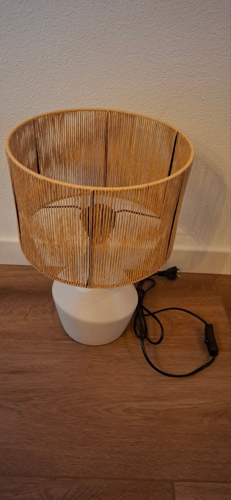 Tafellamp Kwantum met rotan lampenkap, Beige, Nieuw, Met kap, E27 (groot)