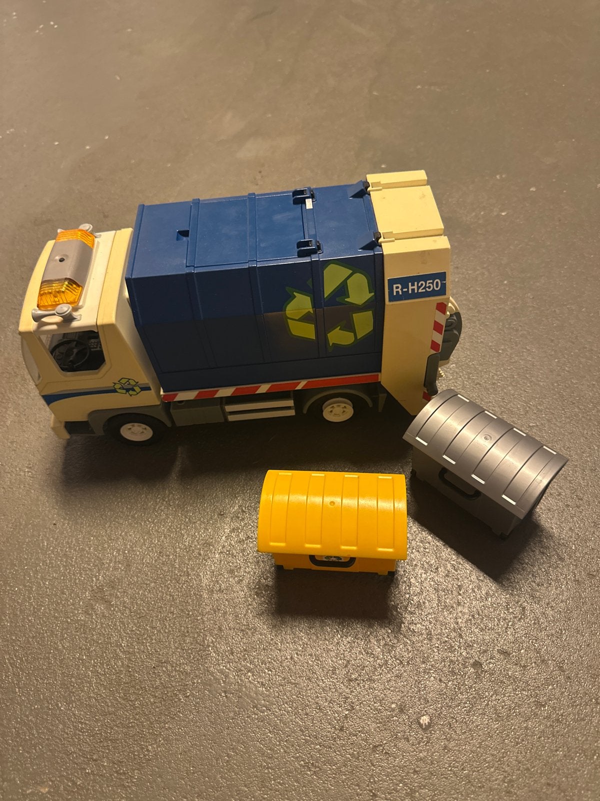 Playmobil vuilniswagen met containers, Ophalen of Verzenden, Gebruikt