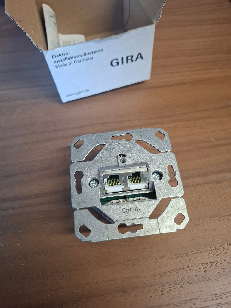 Gira netwerkaansluitdoos (245200), Ophalen of Verzenden, Nieuw, Gira, Schakelaar