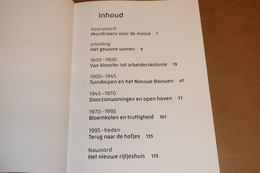 Het Rijtjeshuis [Hulsman] — Een Oer-Hollands Fenomeen, Ophalen of Verzenden, Zo goed als nieuw, Architecten