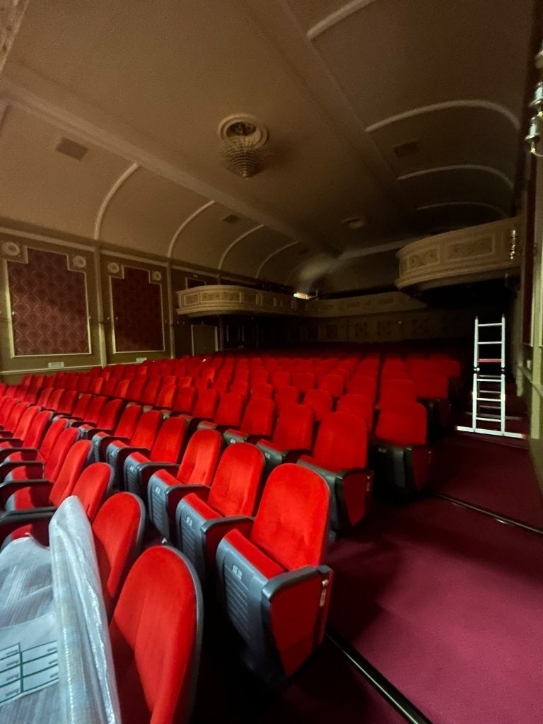 Theaterstoelen - Blauw of Rood - Gebruikt, Ophalen, Gebruikt, Blauw, Metaal