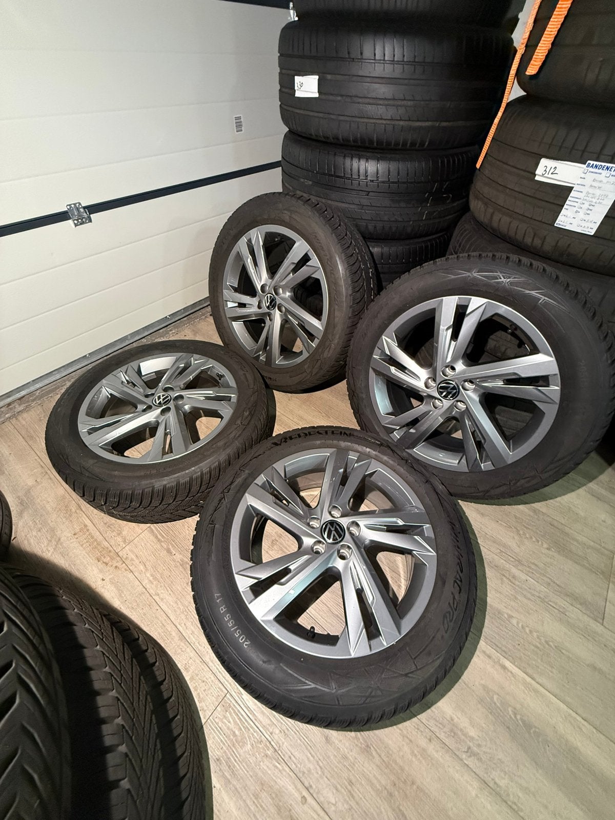 Vw Valencia/T cross/taigo/5x100/Winter/origineel, ----, Banden en Velgen, 17 inch, Personenwagen