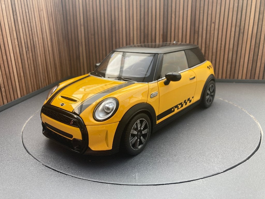 Mini Cooper S (F56) 1:18 Heimanba Geel / Zwart MJ, Ophalen of Verzenden, Zo goed als nieuw, Auto, Overige merken