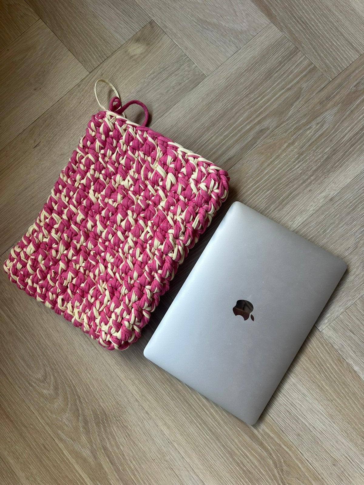 Laptophoes gehaakt, Ophalen of Verzenden, 13 inch, Zo goed als nieuw