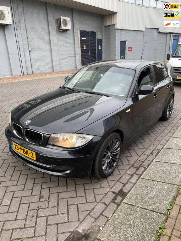 BMW 1-serie 118i Business Line, Auto's, BMW, 1-Serie, Euro 5, Zwart, Zwart