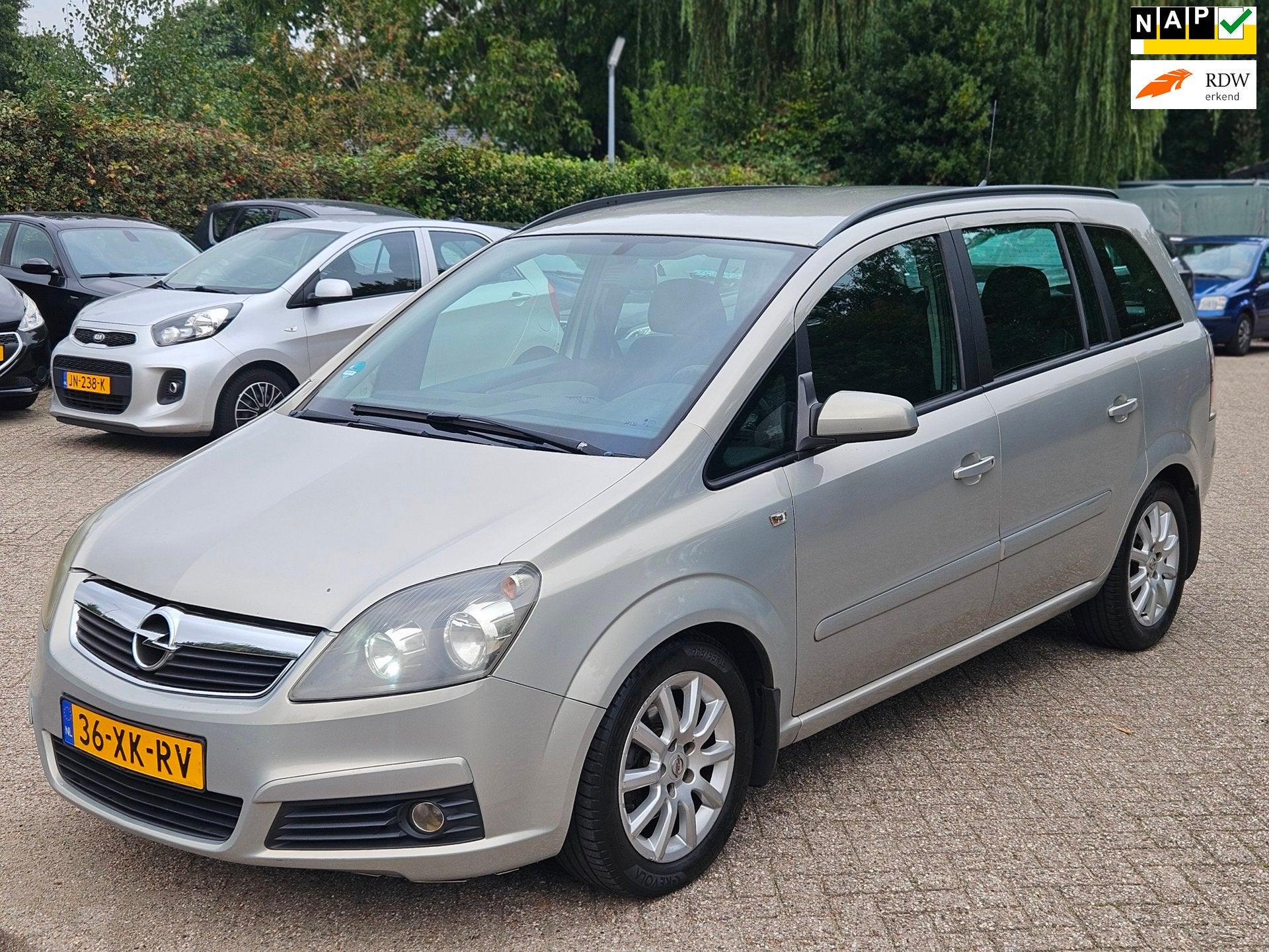 Opel Zafira 1.8 Temptation|7P|CruiseControl|Airco|Trekhaak|2, Auto's, Stof, Gebruikt, 4 cilinders, Origineel Nederlands