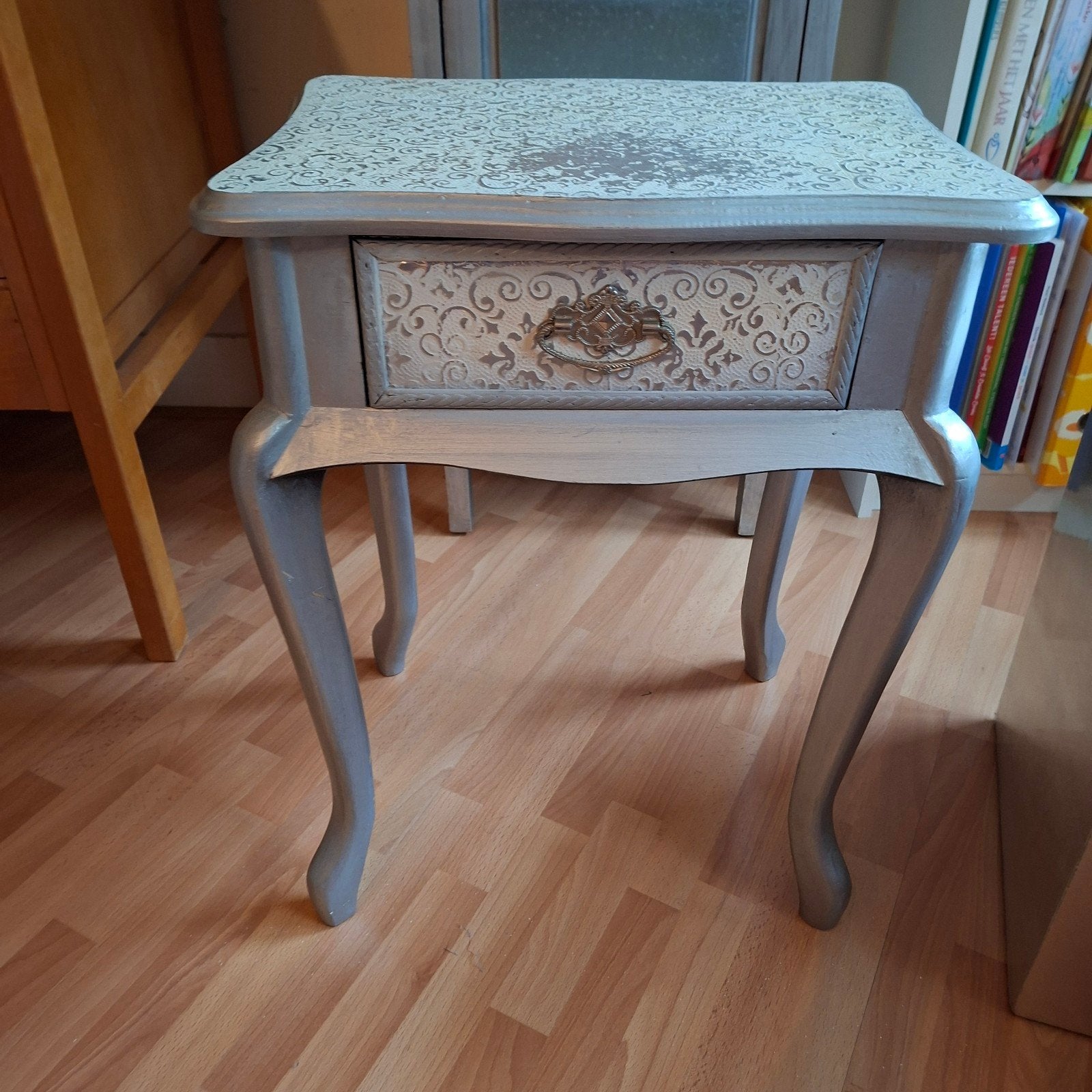 Decoratief bijzettafeltje met lade - 43x30x57 cm, 45 tot 60 cm, Minder dan 55 cm, Gebruikt, Ophalen of Verzenden