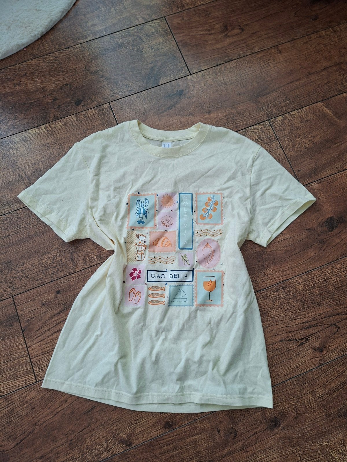 Geel T-shirt met 'Ciao Bella' print - Maat M, Maat 38/40 (M), Geel, Nieuw, Ophalen of Verzenden
