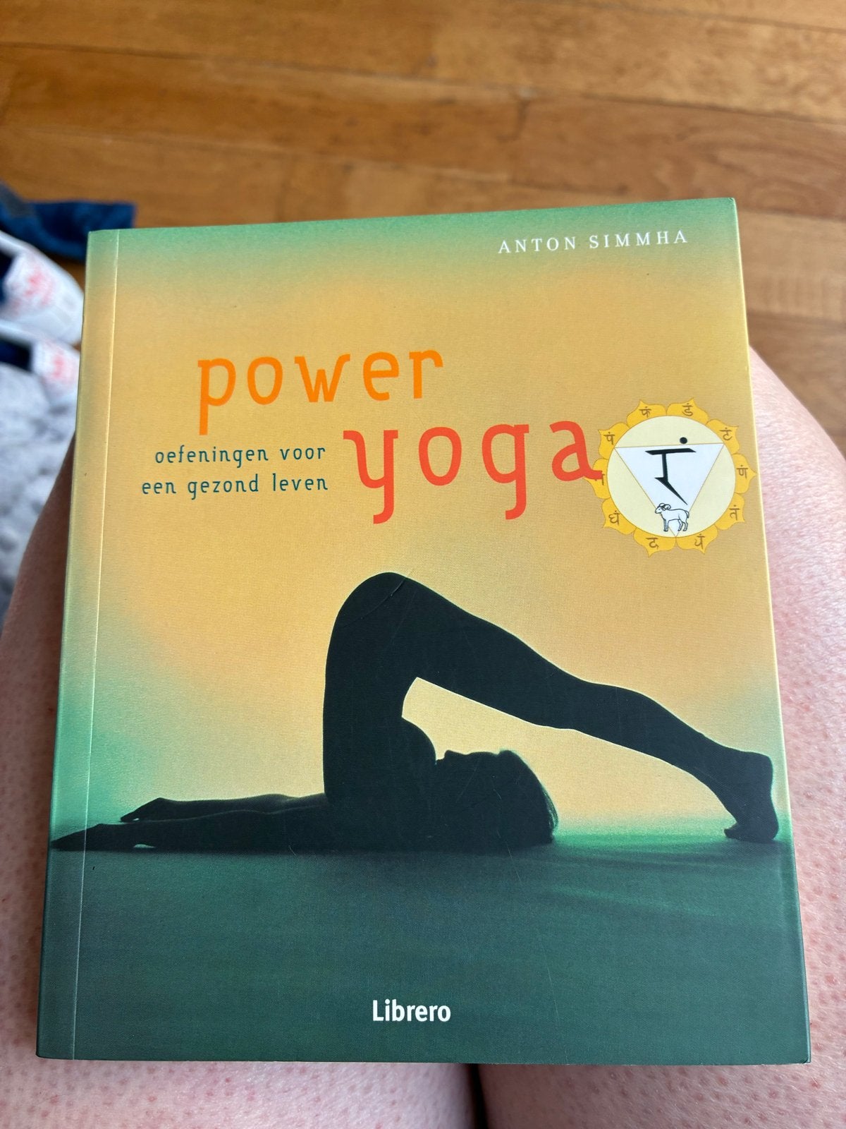 Power Yoga: Oefeningen voor een gezond leven - Anton Simmha, Ophalen of Verzenden, Gelezen, Gezondheid en Conditie