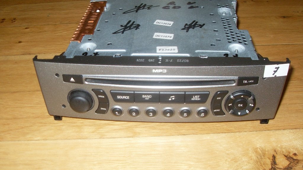 van div. autoradio's peugeot citroën toyota, Auto-onderdelen, Ophalen of Verzenden, Gebruikt, Citroën