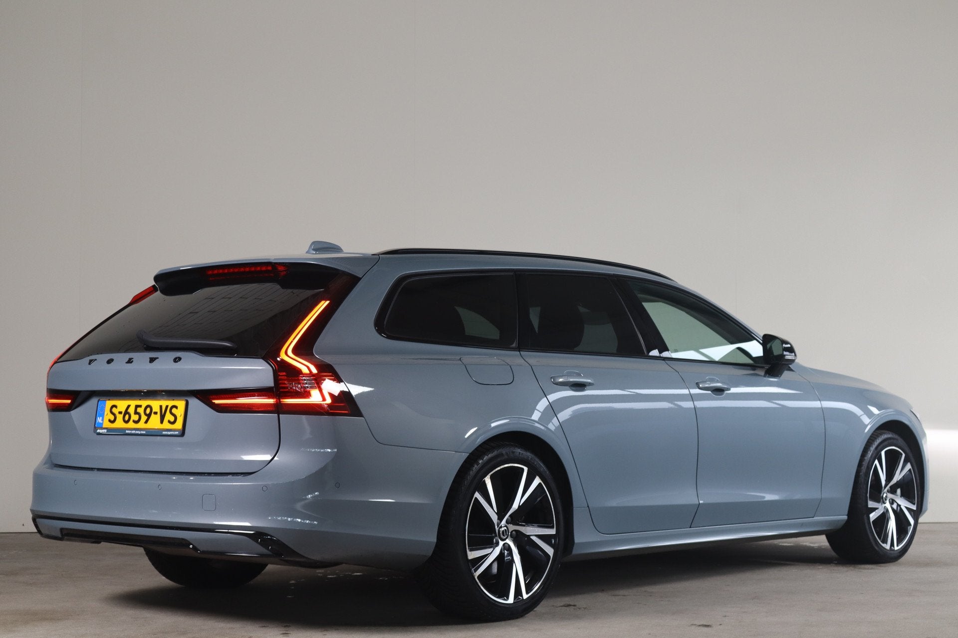 Volvo V90 2.0 T6 Plug-in hybrid AWD Plus Bright - NL- Auto!, Auto's, Euro 6, 4 cilinders, 1969 cc, 129 €/maand