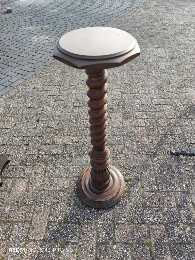 Antieke houten plantenstandaard met gedraaide poot, Ophalen of Verzenden