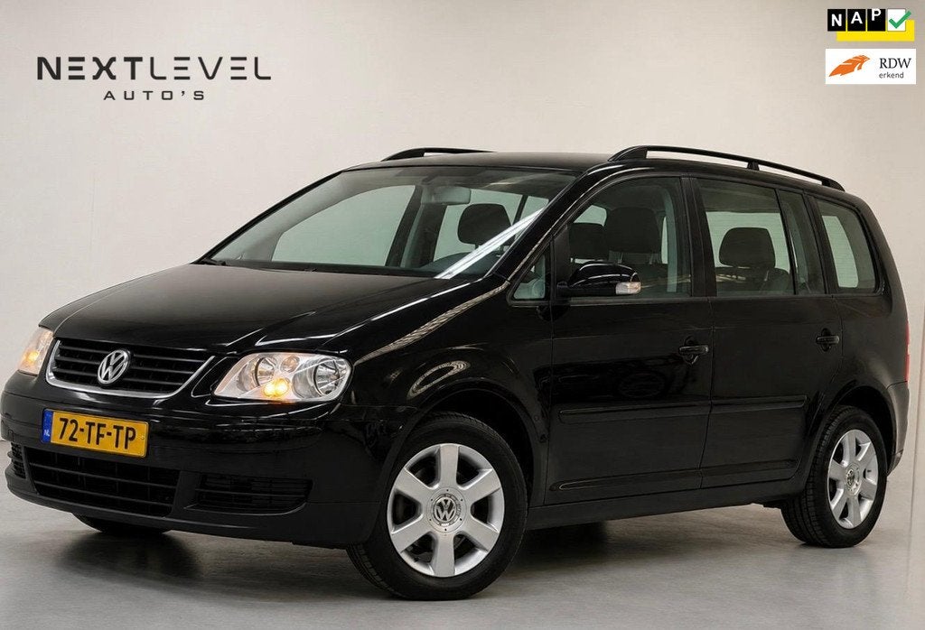 Volkswagen Touran 1.6-16V FSI Business Nieuw Beurt Nw APK Ne, Gebruikt, 4 cilinders, 116 pk, Zwart