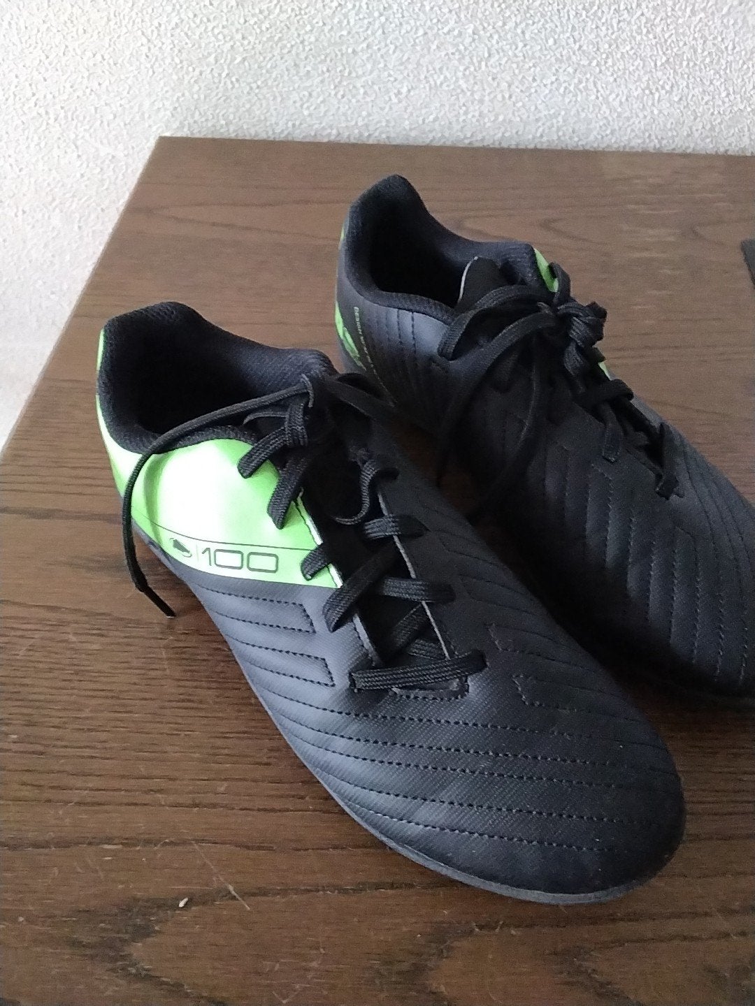 Kipsta Voetbalschoenen Agility 100 Lace Zwart/Groen mt 38, Ophalen of Verzenden, Zo goed als nieuw, Schoenen