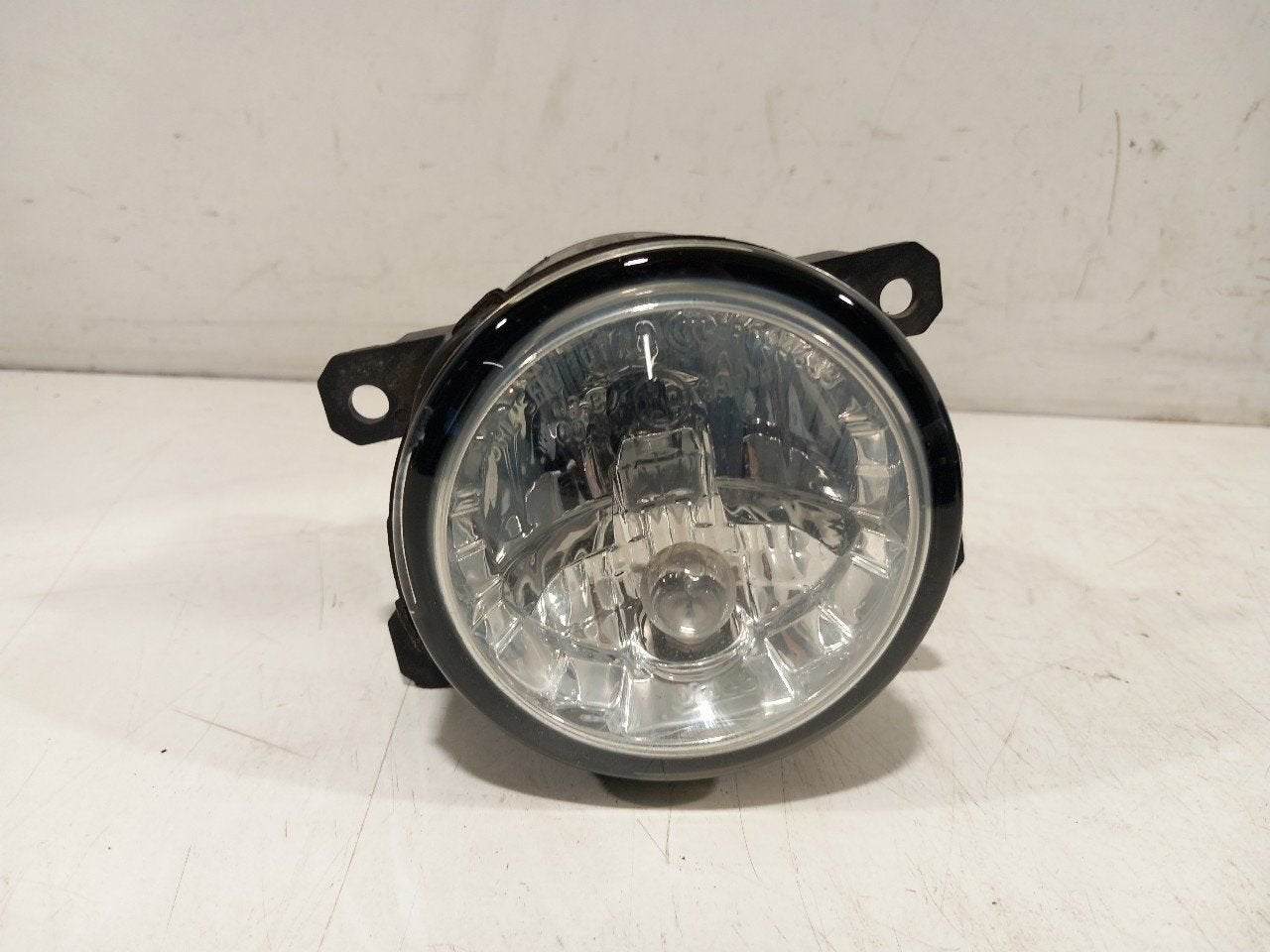 Mistlamp links Mitsubishi Space Star, Onderdelen@venauto.nl, Van der Ven Autorecycling B.V., Gebruikt, Ettenseweg 76, 4706 PB Roosendaal, The Netherlands