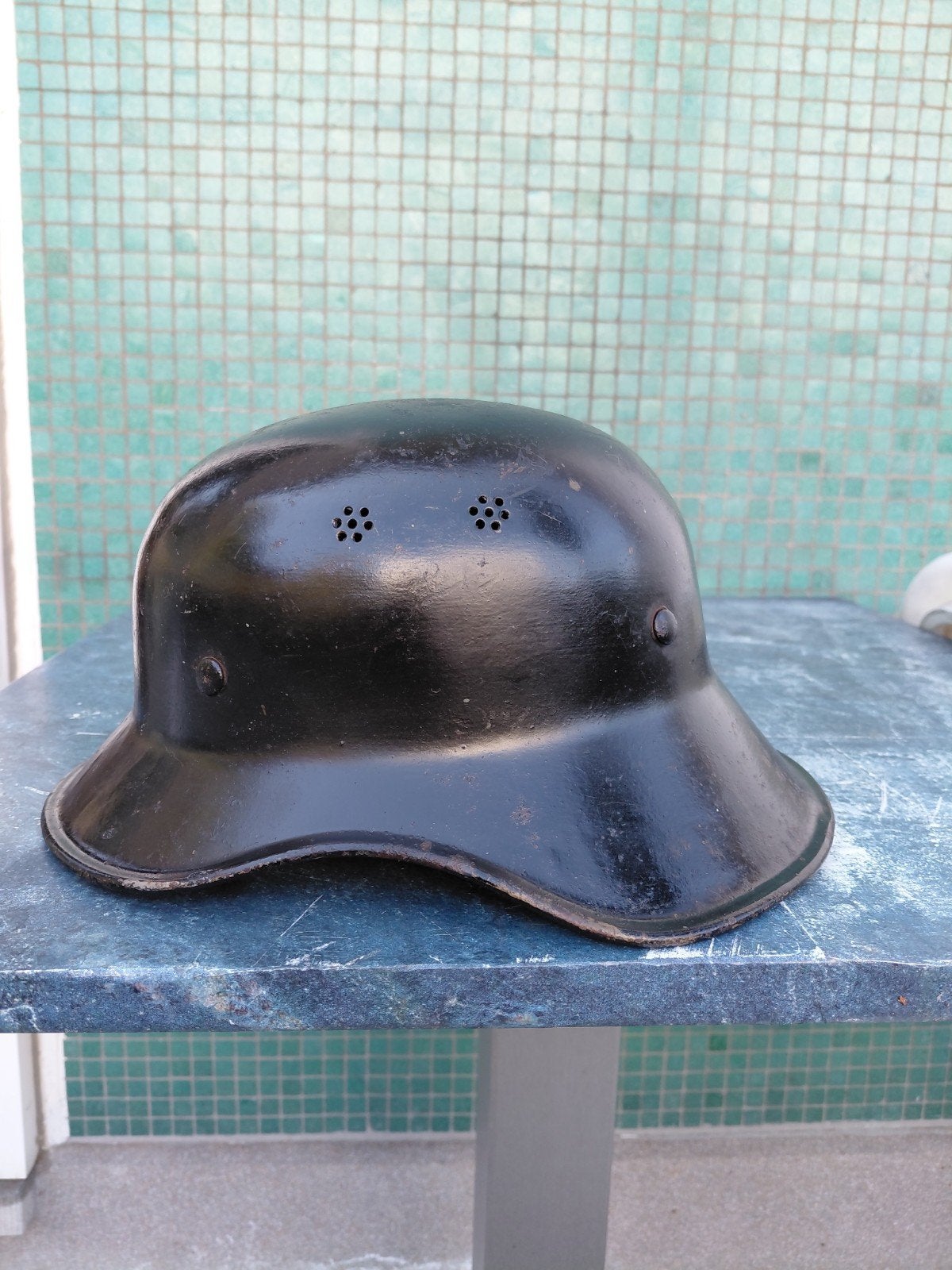 Duitse helm M44 Battle Damage., Ophalen, Duitsland, Helm of Baret