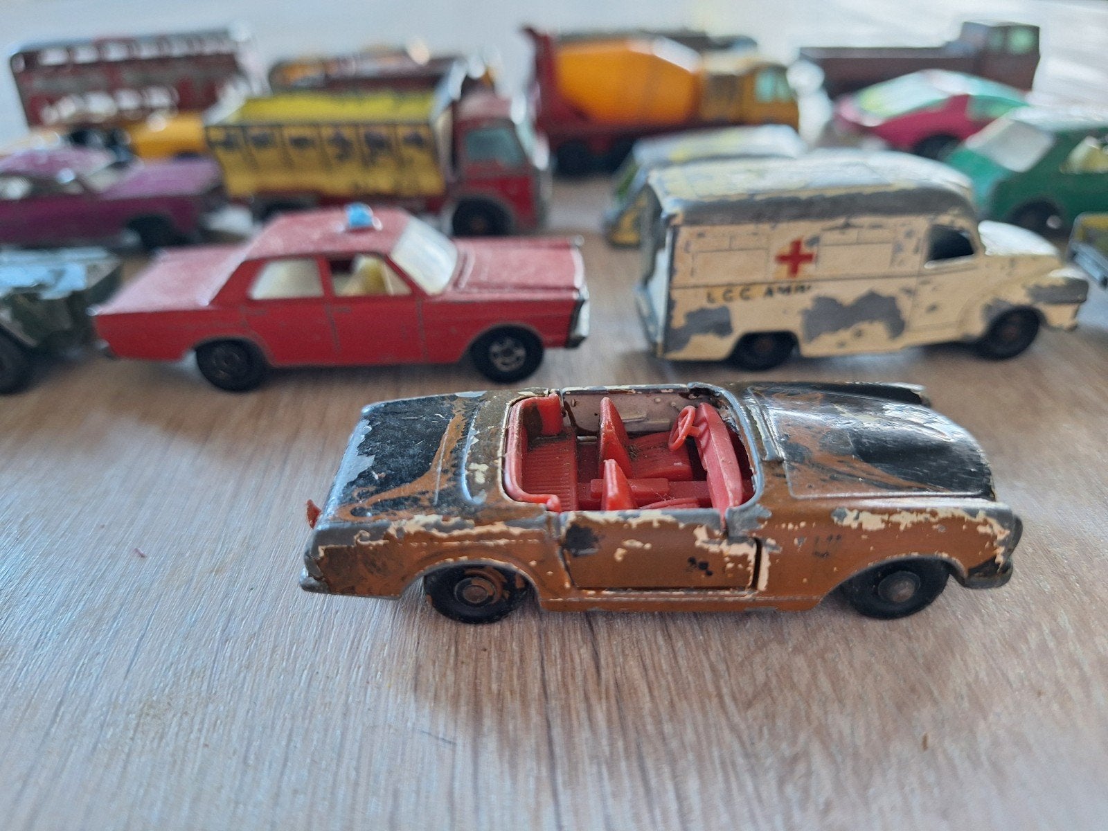17 Vintage Matchbox Miniaturen: Auto's, Bus, Vrachtwagens, Ophalen of Verzenden, Gebruikt, Auto