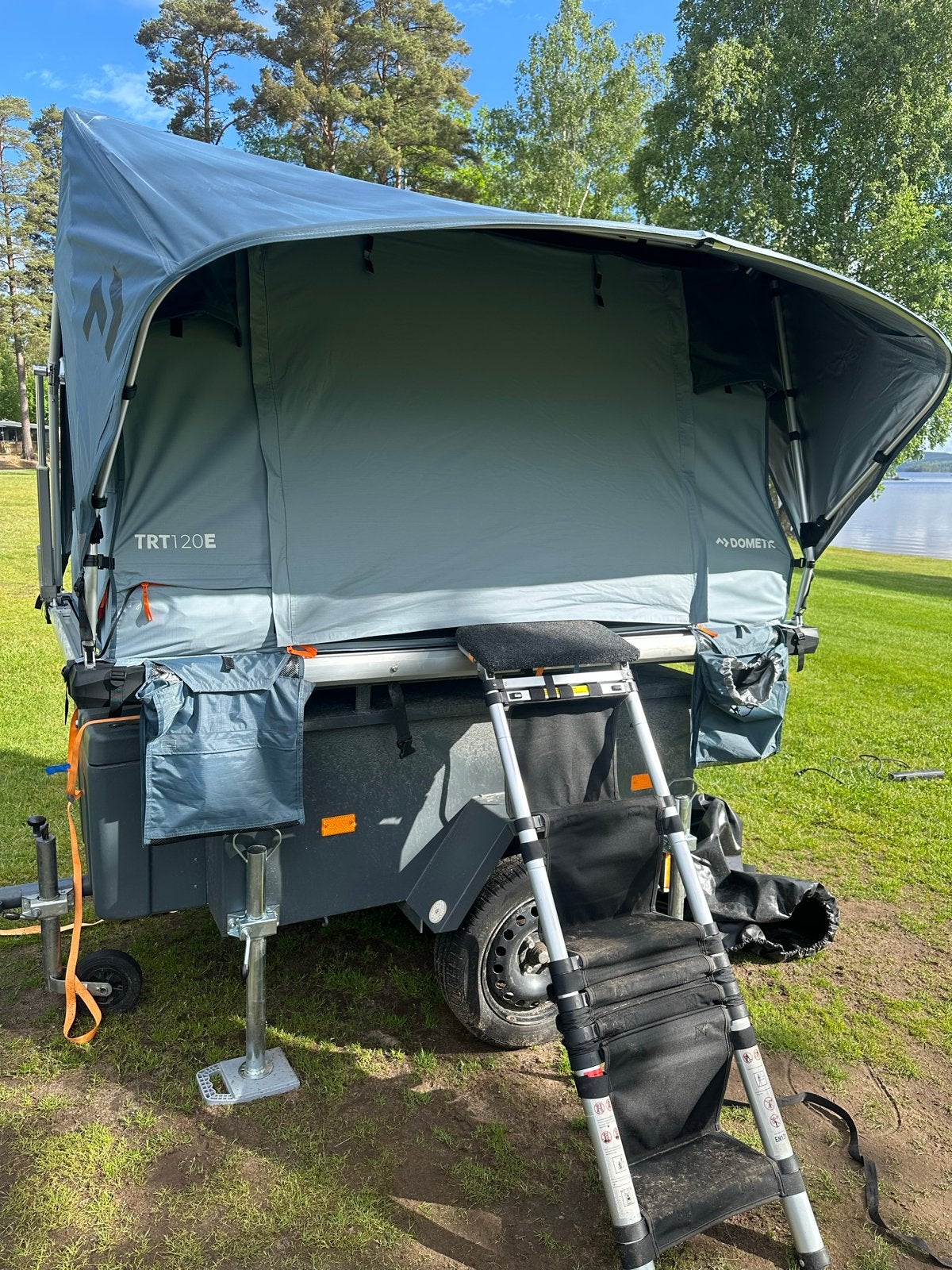 Dometic TRT120E daktent op trailer - Klaar voor avontuur!, Caravans en Kamperen, Ophalen, Zo goed als nieuw, Tot en met 2