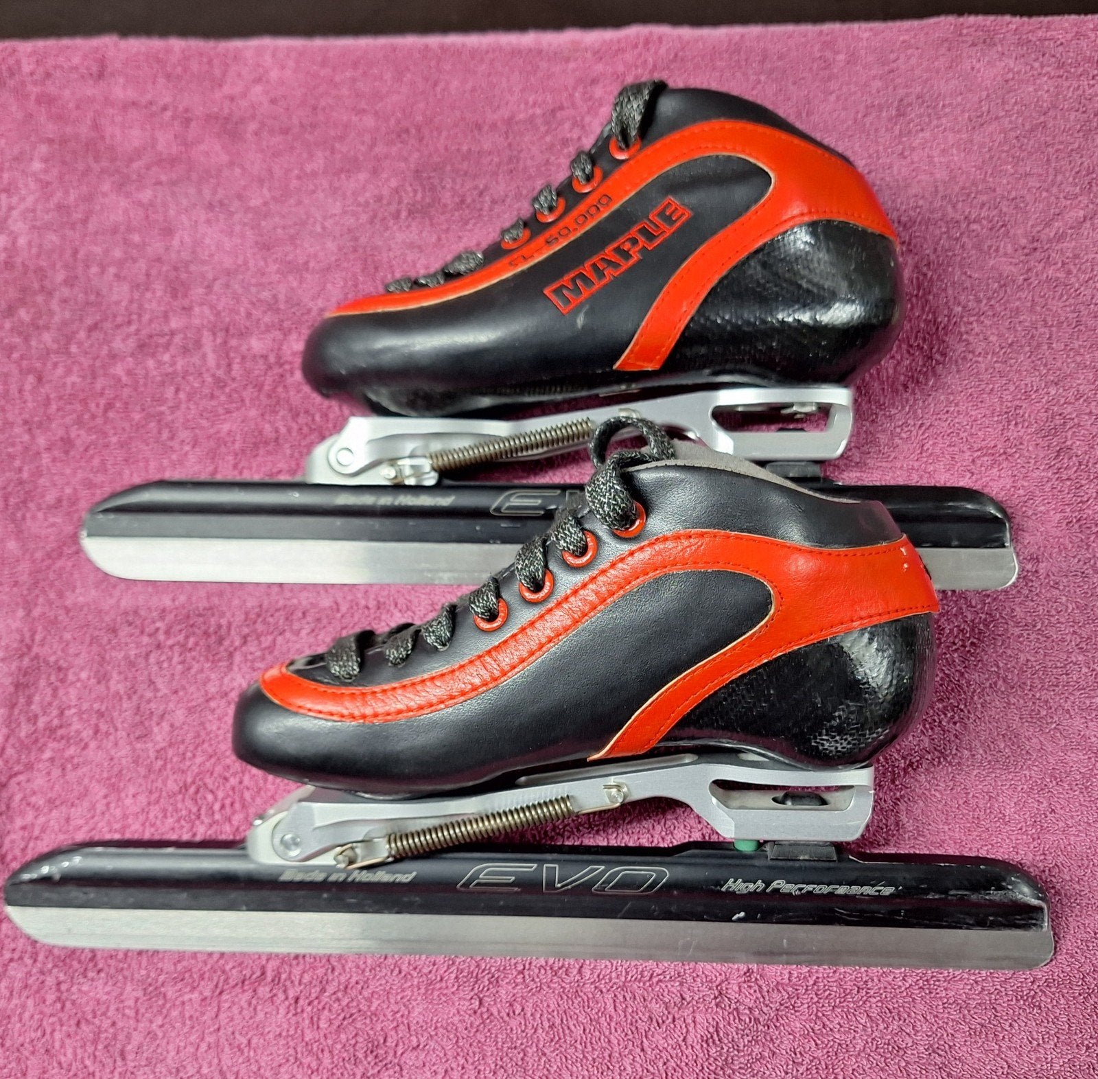 Maple schaatsen met EVO klapset, gerond en geslepen maat 34, Klapschaats, Gebruikt, Ophalen of Verzenden, Maple