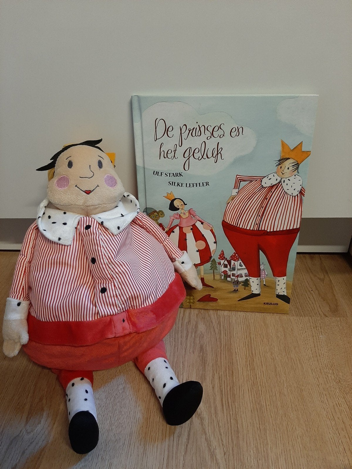 IKEA prins knuffel + boek, Kinderen en Baby's, Speelgoed | Knuffels en Pluche, Ophalen of Verzenden