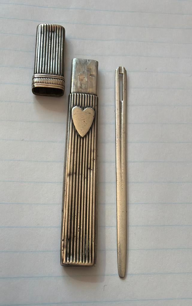 Vintage Zilveren Naaldenkoker met Hartdecoratie, Verzenden, Zilver