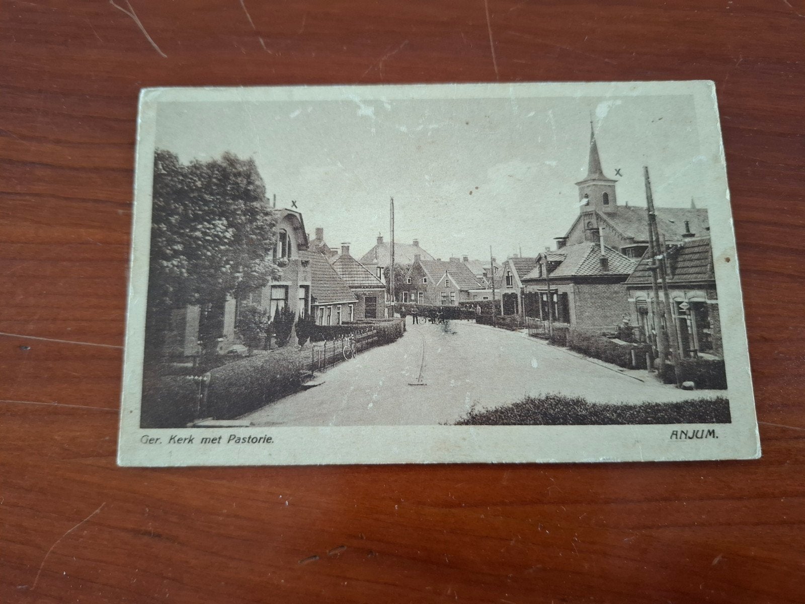 Oude Ansichtkaart Anjum - Ger. Kerk met Pastorie (1932), Ophalen of Verzenden, 1920 tot 1940, Gelopen, Friesland