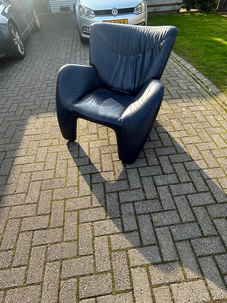 Leolux Echnaton fauteuil, donkerblauw leer, Ophalen, Gebruikt, Leer, 75 tot 100 cm