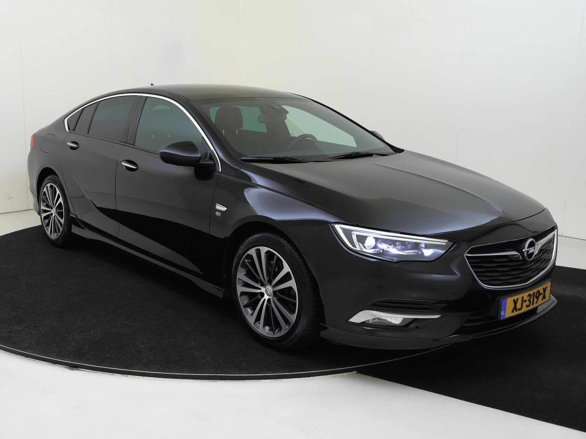 Opel Insignia Grand Sport 1.6 Turbo Innovation € 19.950,-, 730 kg, 4 cilinders, Zwart, Insignia