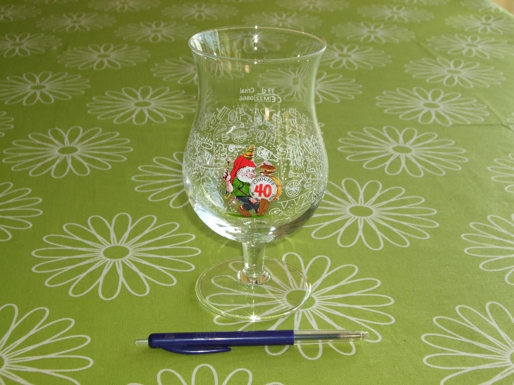 Chouffe 40 jaar glas - 1982 / 2022, Verzamelen, Biermerken, Zo goed als nieuw, Glas of Glazen, Overige merken, Ophalen of Verzenden