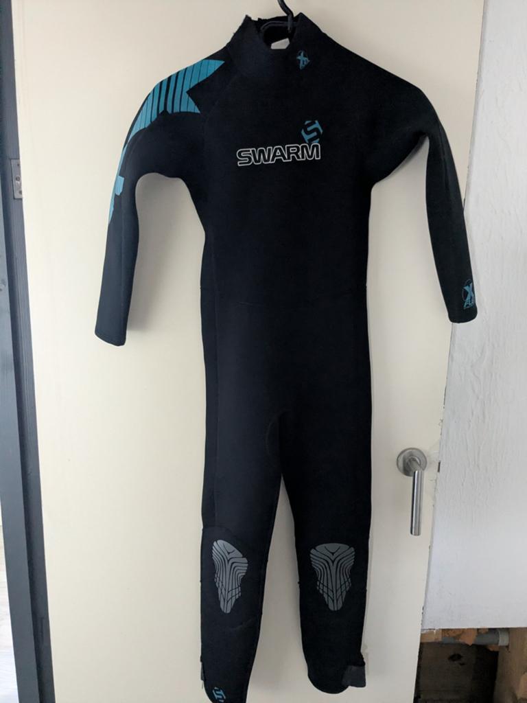 Swarm Wetsuit - Junior 3 mm dik maat L, Ophalen, Wetsuit, Zo goed als nieuw, Swarm