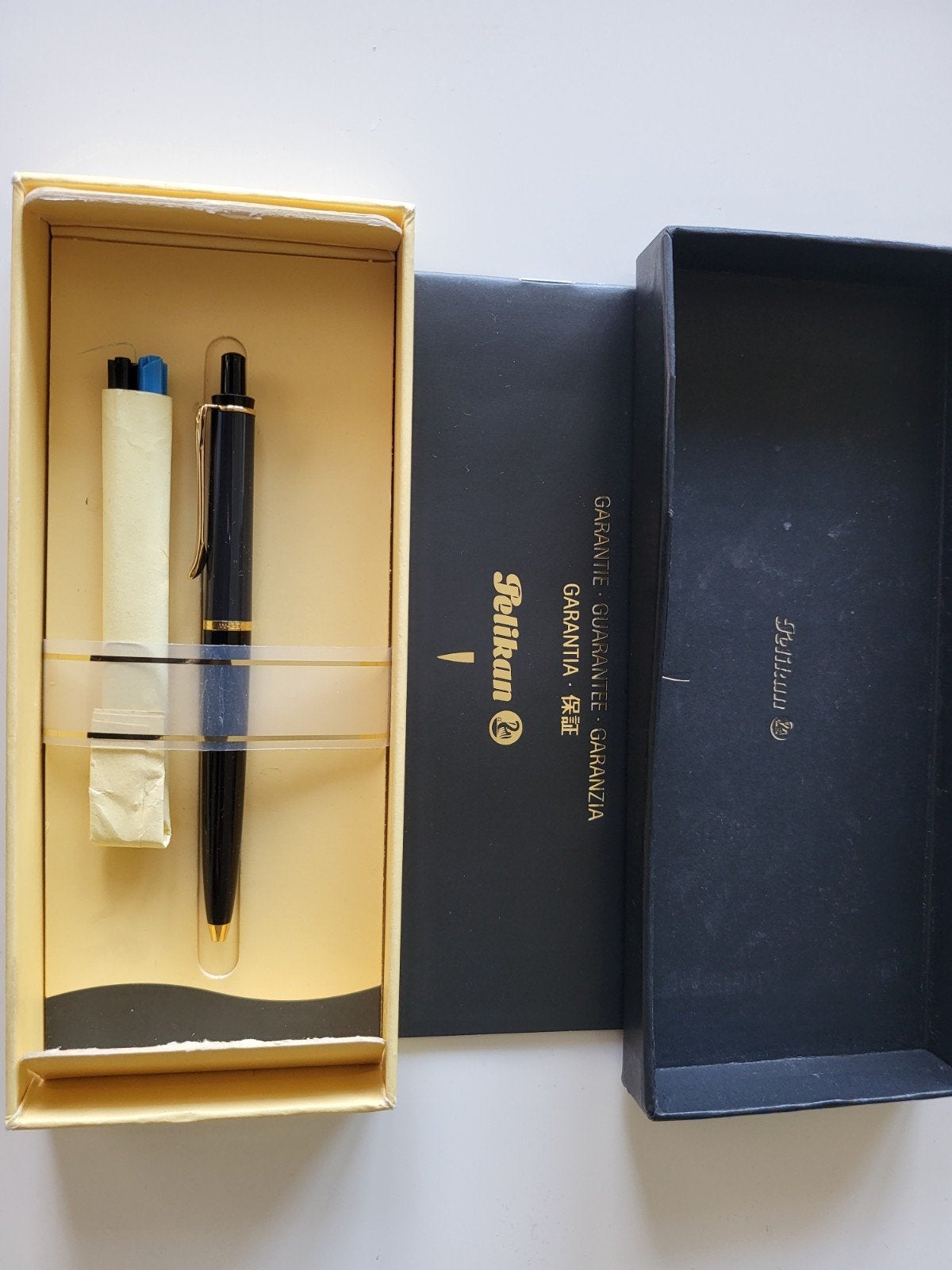 pelikan 150 grigio-nera. pen is nooit gebruikt., Ophalen of Verzenden