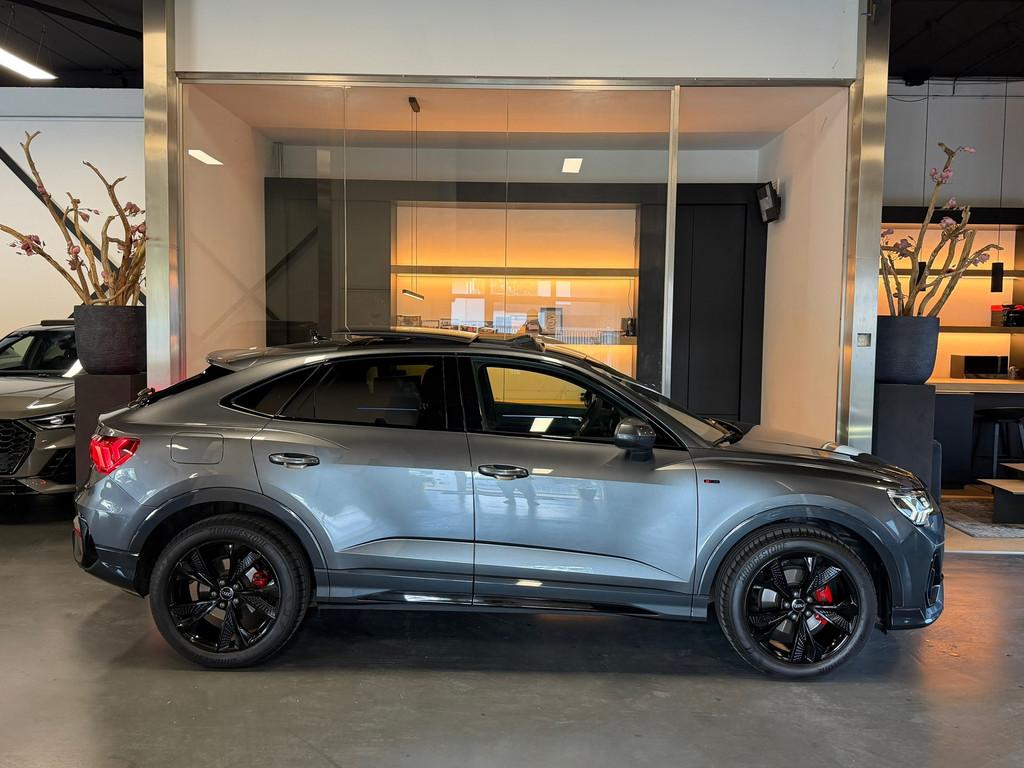 Audi Q3 Sportback 35 TFSI 3X S line Edition Panorama Sfeerve, Auto's, 15 km/l, Zwart, 4 cilinders, 150 pk