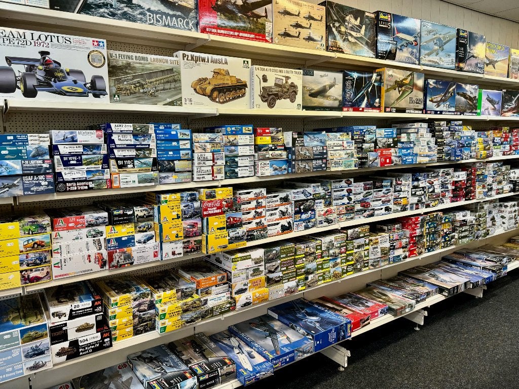 Coelianmodels, Revell, Mercedes Benz 500 SL32, 1/18, € 39,99, Ophalen of Verzenden, Nieuw, Auto, Revell