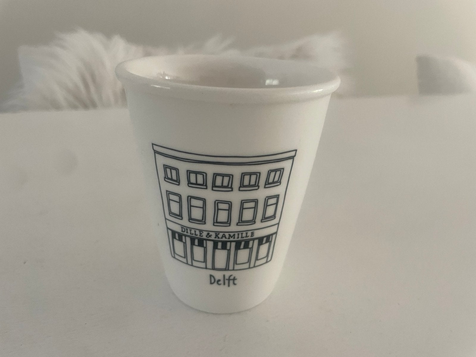 Dille en Kamille gevelmokje Delft, Huis en Inrichting, Keuken | Servies, Ophalen, Zo goed als nieuw, Overige stijlen, Kop(pen) en/of Schotel(s)