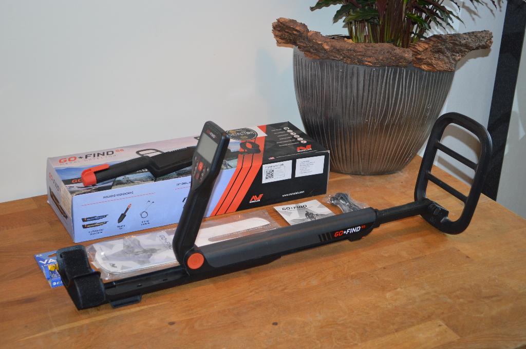 DETECTOR PLAZA: showroommodel Minelab Go Find 66, Meer dan 30 cm, Ophalen of Verzenden, Zo goed als nieuw, Minelab