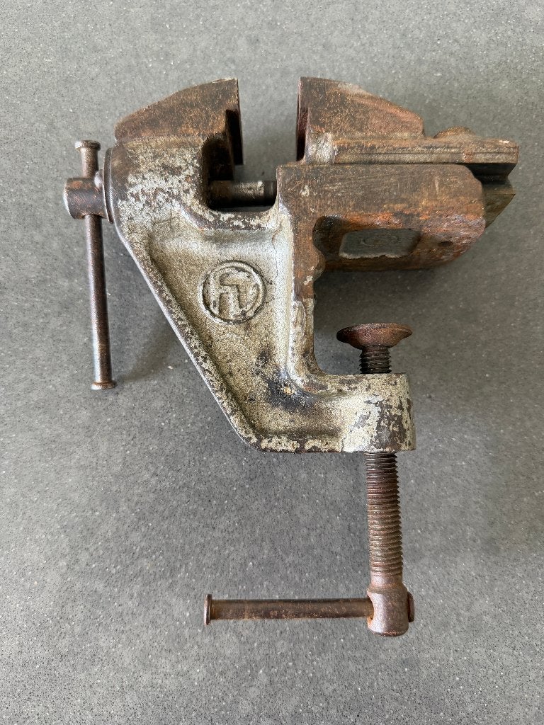 Vintage / antieke tafelbankschroef, Ophalen of Verzenden